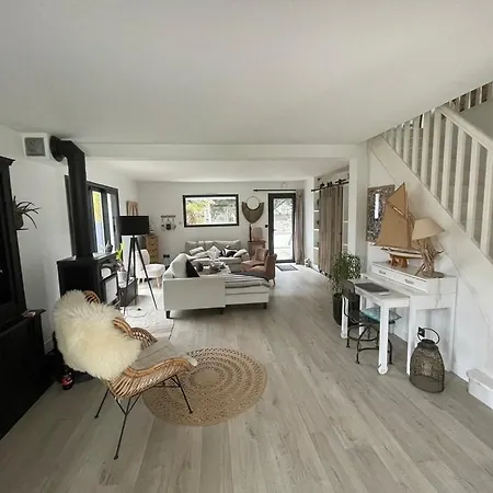 فيلة Maison Spacieuse Bord De A 5 Minutes A Pieds De La بورنيشّيه
